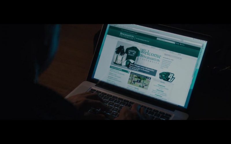 Apple MacBook Pro 15 Product Placement in Movies - The Rewrite (10)