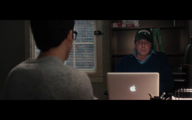 Apple MacBook Pro 15 Product Placement in Movies - The Rewrite (3)