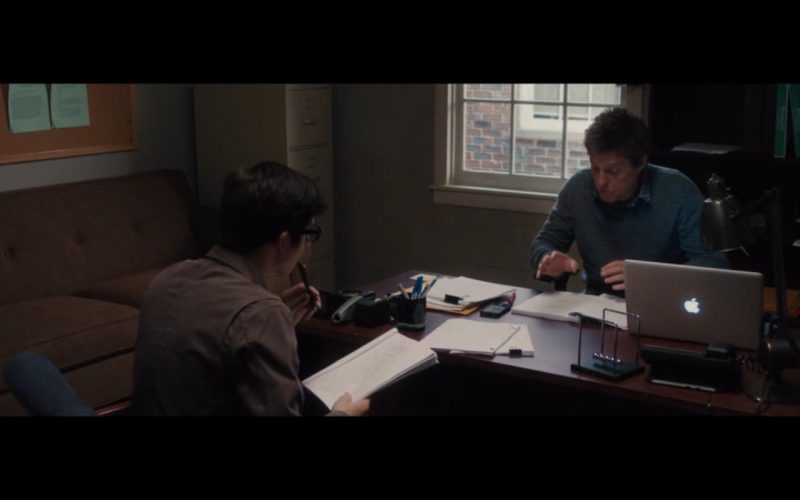 Apple MacBook Pro 15 Product Placement in Movies - The Rewrite (4)
