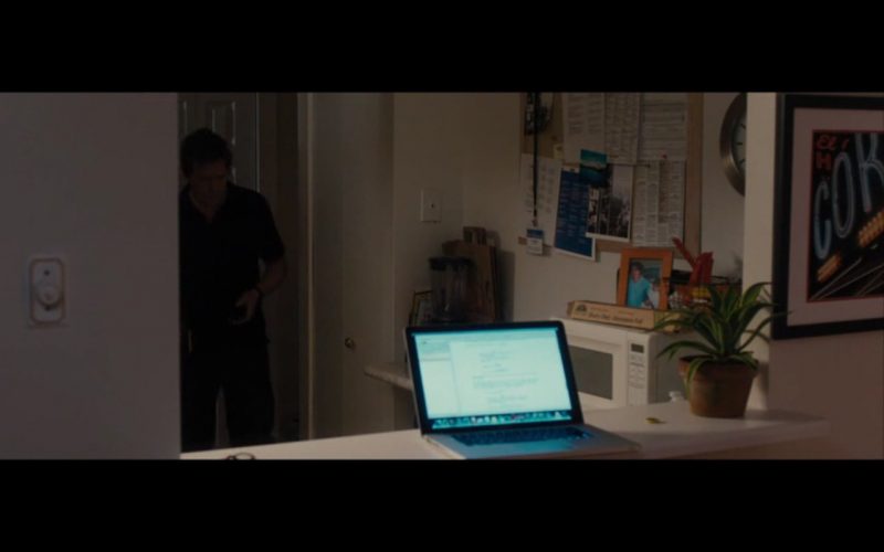 Apple MacBook Pro 15 Product Placement in Movies - The Rewrite (5)