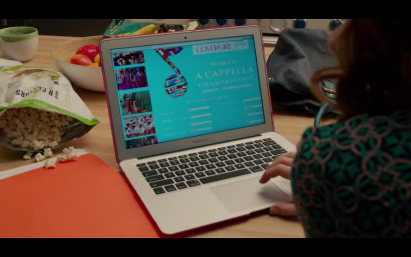Apple MacBook – Pitch Perfect 2 (3)