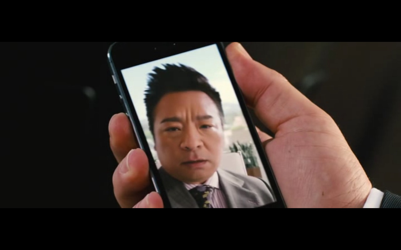 Apple iPhone 5-5S - Entourage 2015 Product Placement (2)