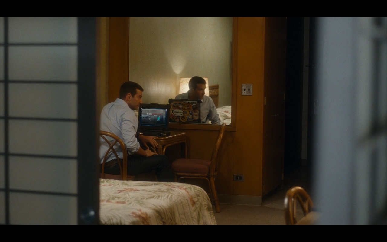 DELL Notebook - Aloha Movie Product Placement (3)