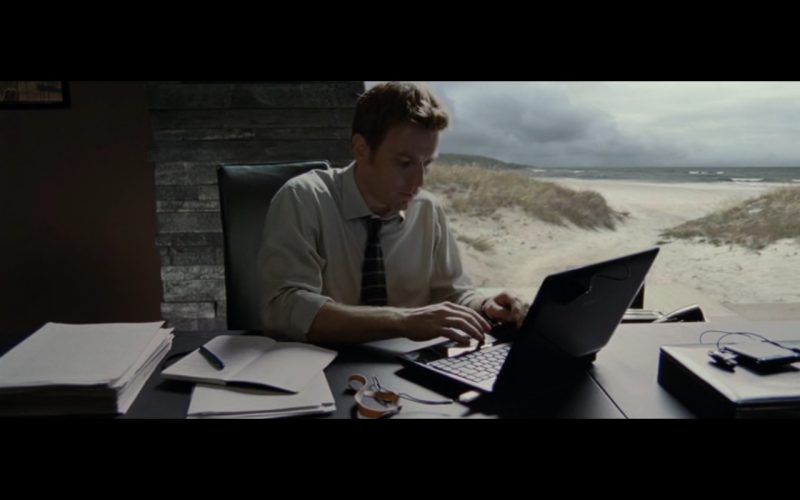 Samsung Notebook Product Placement in The Ghost Writer Movie (3)