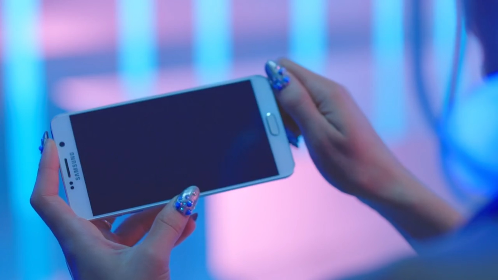 Samsung Galaxy Note 5 – Ariana Grande – Focus Official 