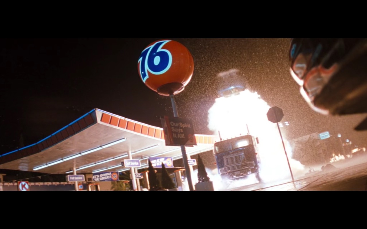 76 (gas station) – Lethal Weapon 4 - 1998 (1)