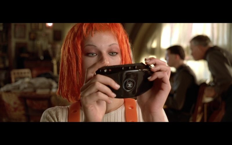 Milla Jovovich –  Chanel – The Fifth Element 1997 Movie Product Placement (1)