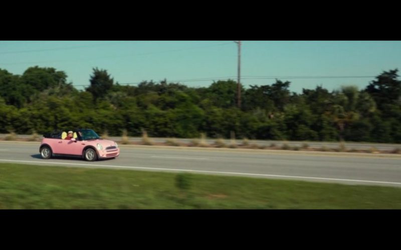 Zac Efron drives a pink convertible Mini Cooper (2)