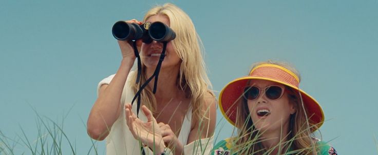 Bushnell binoculars in THE OTHER WOMAN (2014)