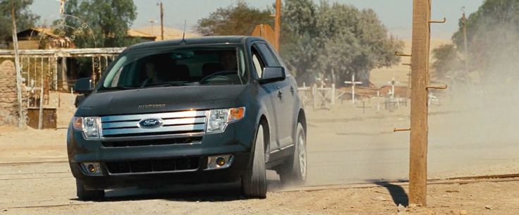 Ford Edge car driven by Daniel Craig in QUANTUM OF SOLACE (2008)