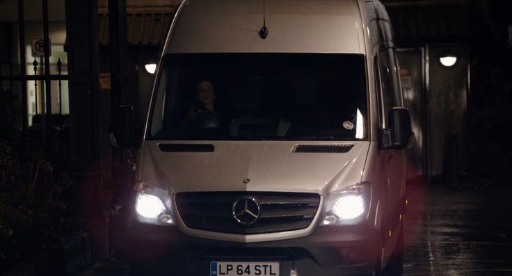 Mercedes-Benz Sprinter [W906] van in NIGHT AT THE MUSEUM: SECRET OF THE TOMB (2014)