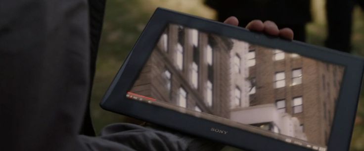 Sony tablet in THE AMAZING SPIDER-MAN (2012)