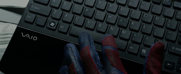 Sony Vaio laptop in The Amazing Spider-Man (2012)