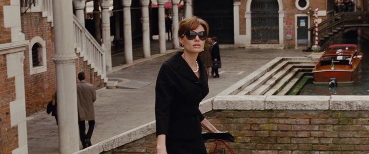 TD Tom Davies sunglasses worn by Angelina Jolie in THE TOURIST (2010)