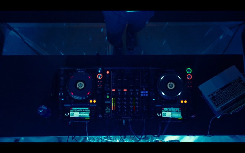 Pioneer DJ Equipment – Why Him 2016 Movie (1)
