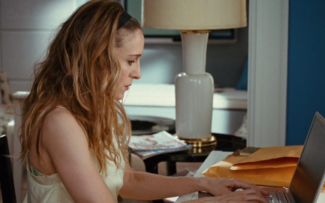 Apple Laptop Used By Sarah Jessica Parker – Sex and the City (5)