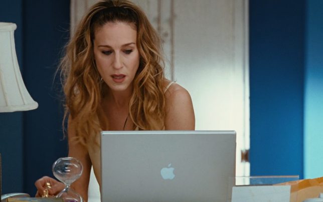 Apple Laptop Used By Sarah Jessica Parker – Sex and the City (8)