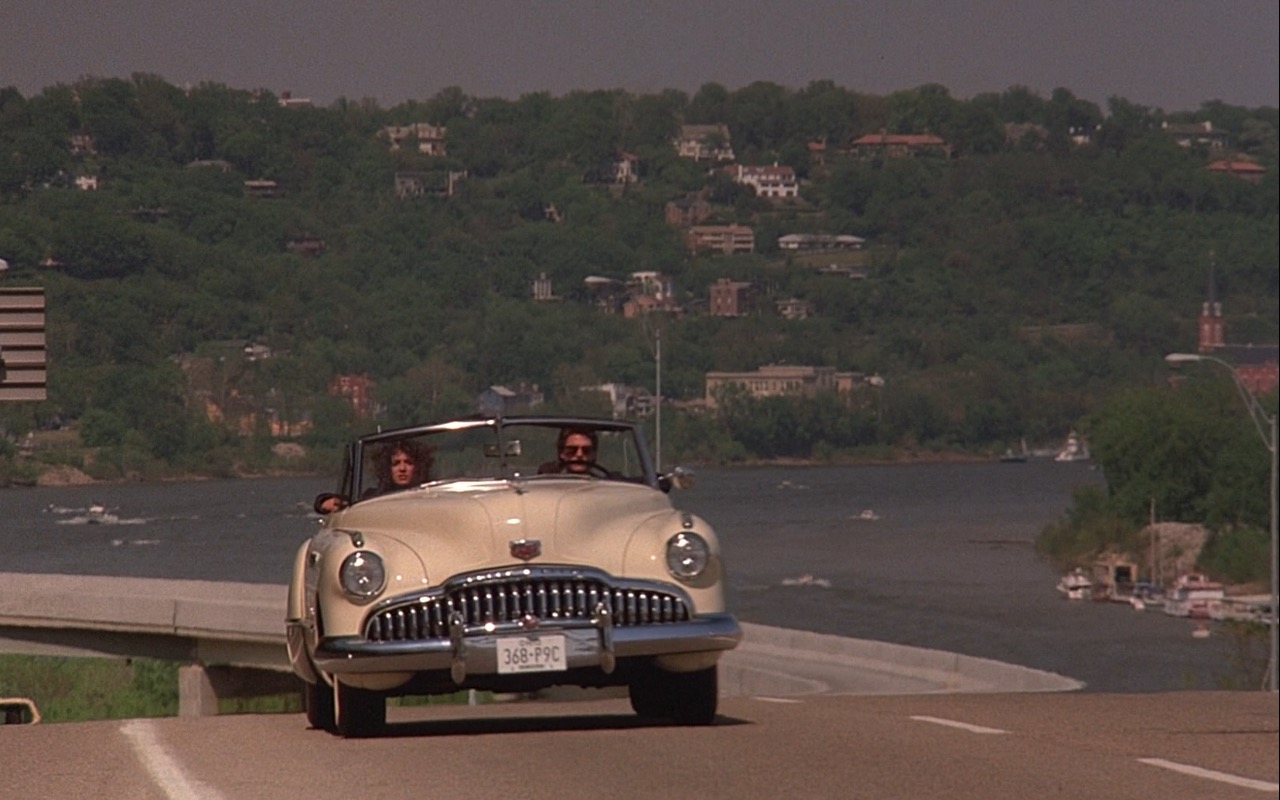 Человек дождя машина. Buick Roadmaster 1949 в фильме человек дождя. Человек дождя Бьюик. Человек дождя фильм 1988 Бьюик. Buick Roadmaster Convertible человек дождя.