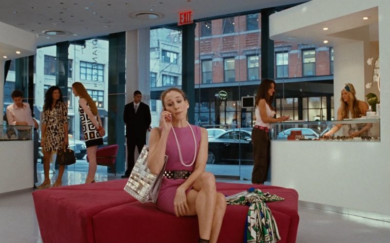 Diane Von Furstenberg Store & Chanel Bag – Sex and the City (1)
