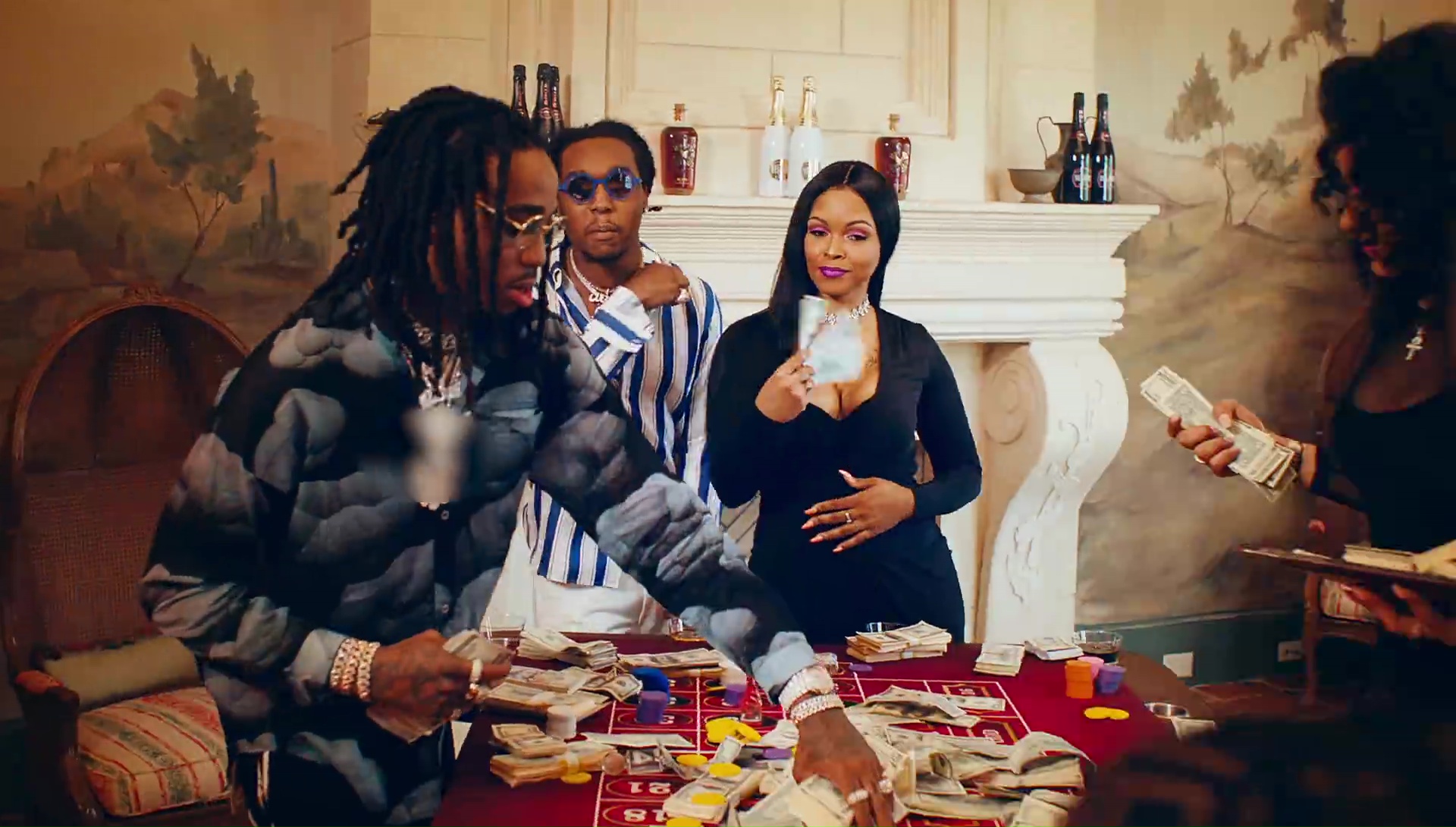 послушай сумка. I get the bag. Gucci mane migos i get the bag. I get the bag пластинка. Quavo bling.