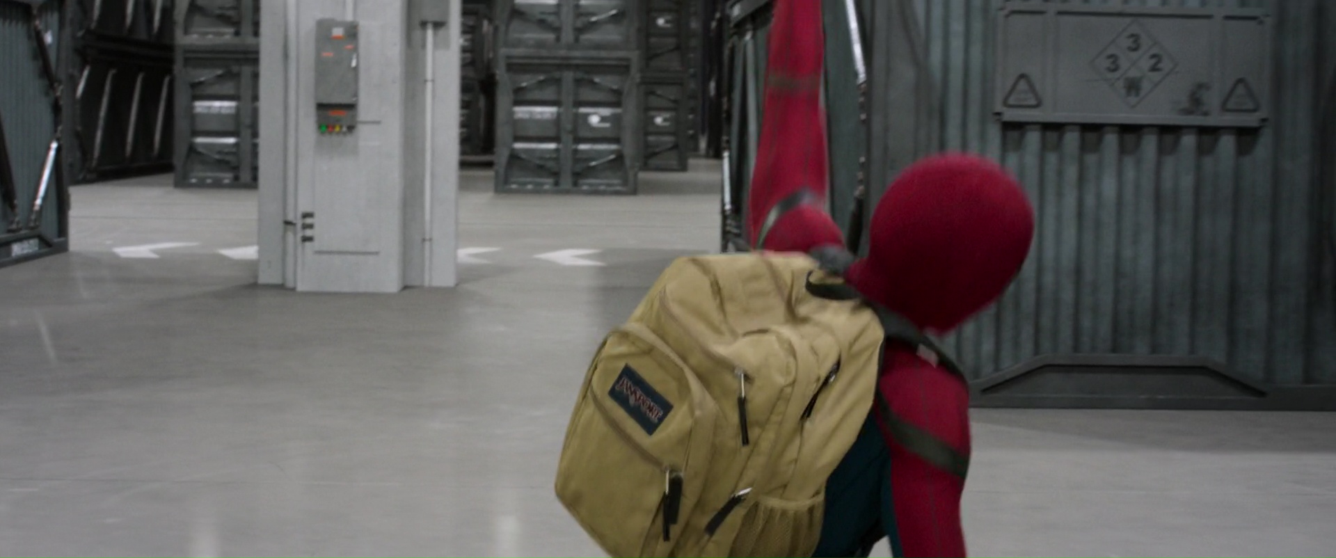 JanSport Backpack Worn by Tom Holland in Spider-Man: Homecoming (2017) Movie1920 x 802