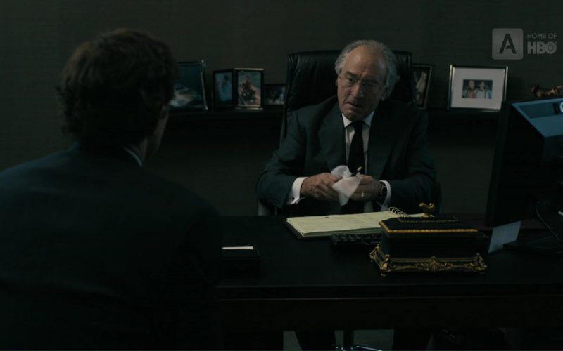Dell Monitor Used by Robert De Niro (Bernard Madoff) in The Wizard of Lies (1)