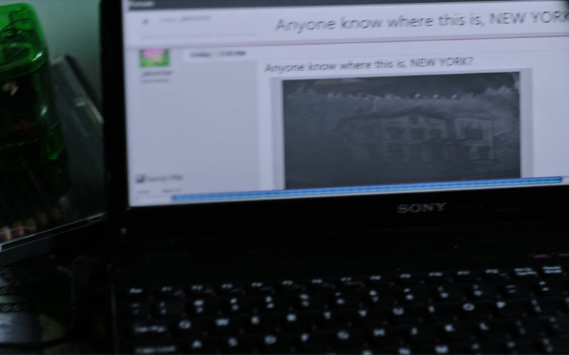 Sony Notebook Used by Tom Taylor in The Dark Tower (1)
