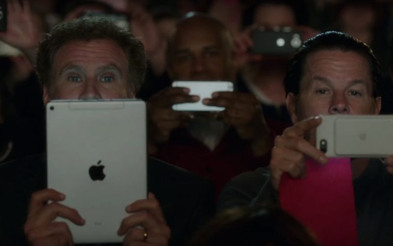 Apple iPhone Smartphones and iPad Tablets in Daddy's Home 2 (1)