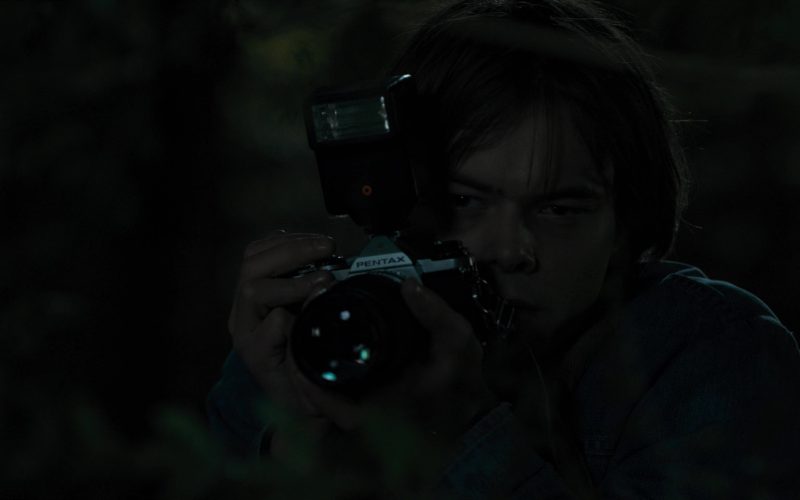 Pentax Photo Camera Used by Charlie Heaton (Jonathan) in Stranger Things (7)