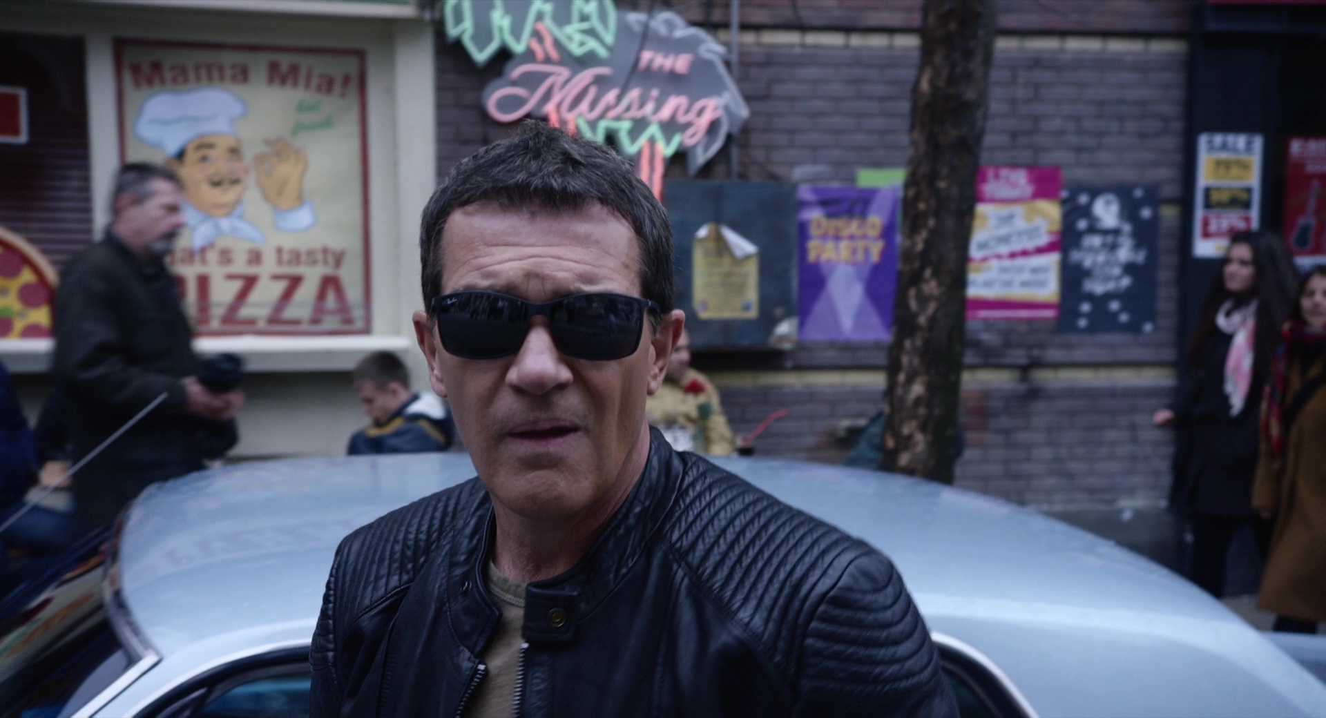 Ray-Ban Sunglasses Worn by Antonio Banderas in Acts Of Vengeance (2017) Movie1920 x 1040