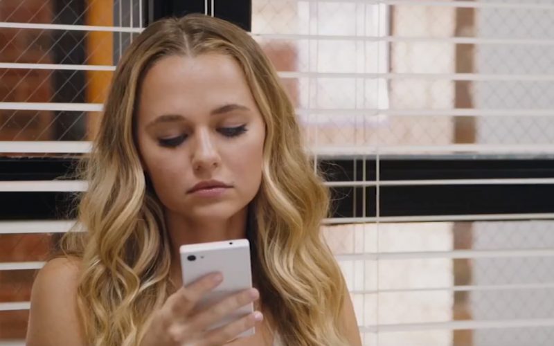 Sony Xperia Smartphone (White) Used by Madison Iseman in Jumanji Welcome to the Jungle (1)