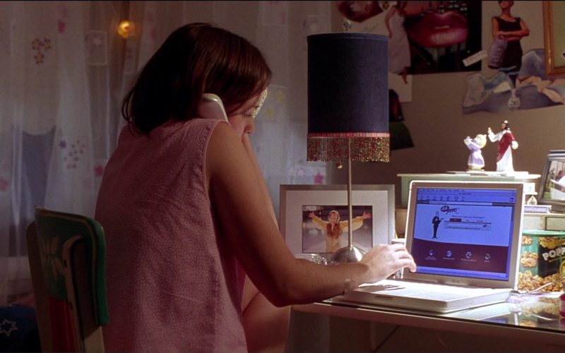 Apple iBook Laptop Used by Jena Malone in Saved