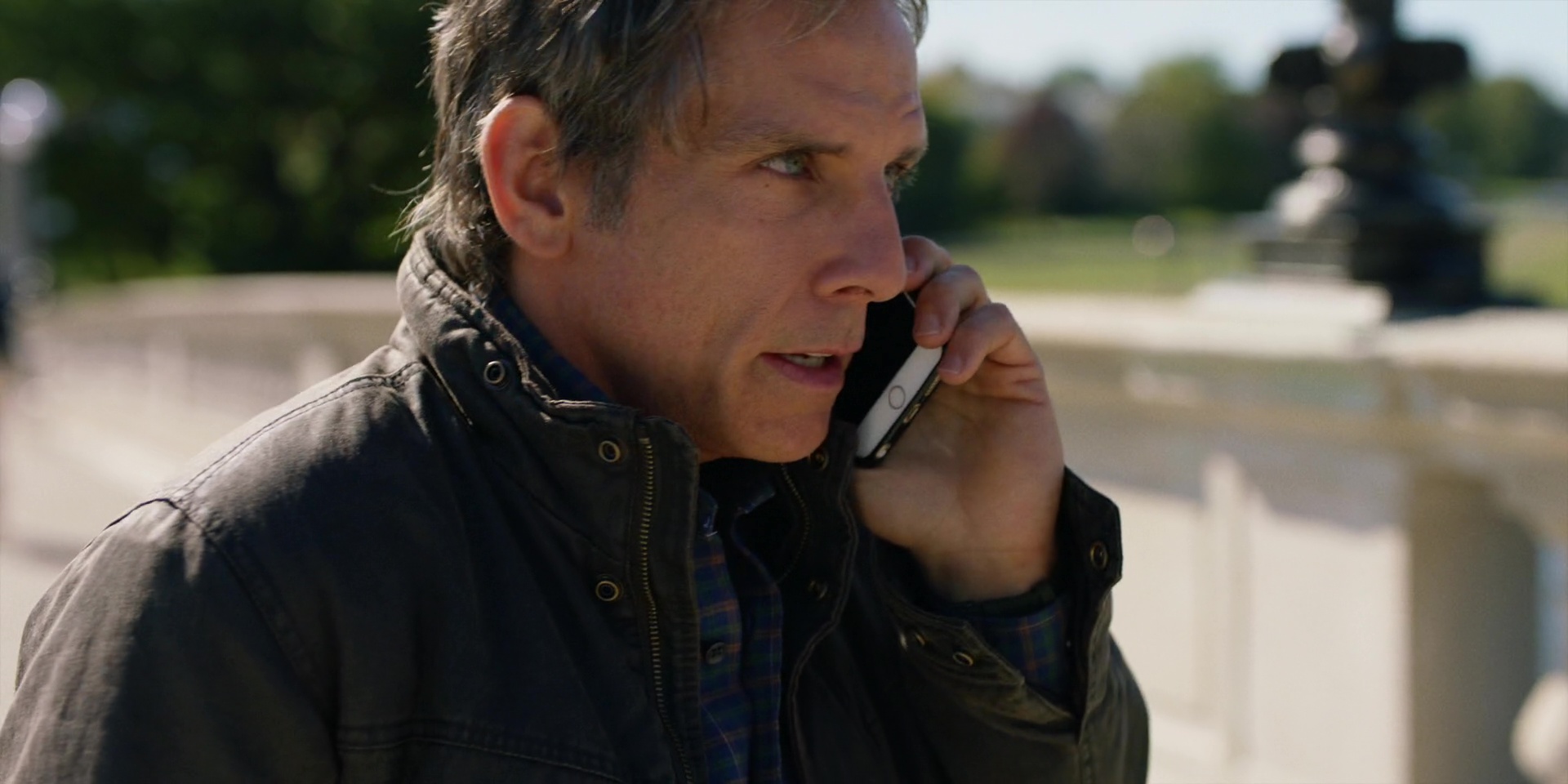 Apple IPhone Used By Ben Stiller In Brad’s Status (2017)