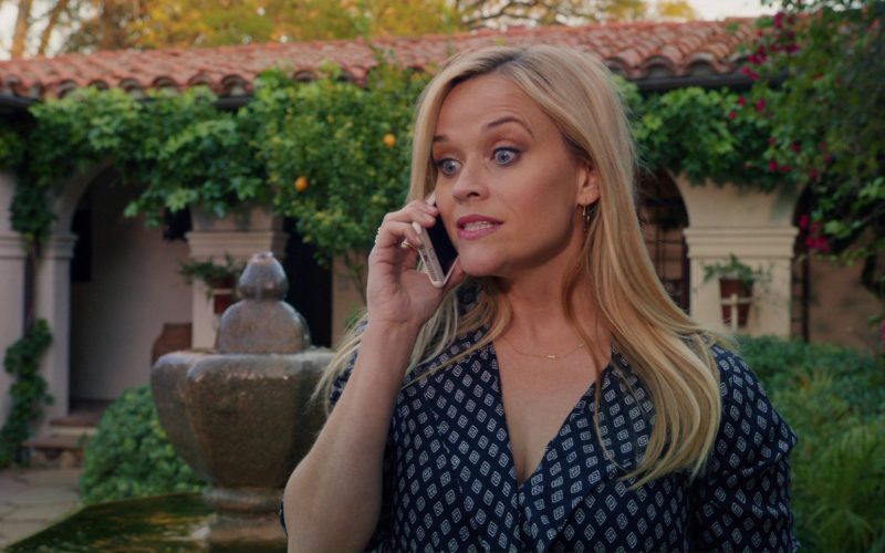 Apple iPhone Used by Reese Witherspoon in Home Again (3)