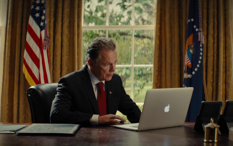 Apple MacBook Laptop Used by Bruce Greenwood in Kingsman The Golden Circle (4)