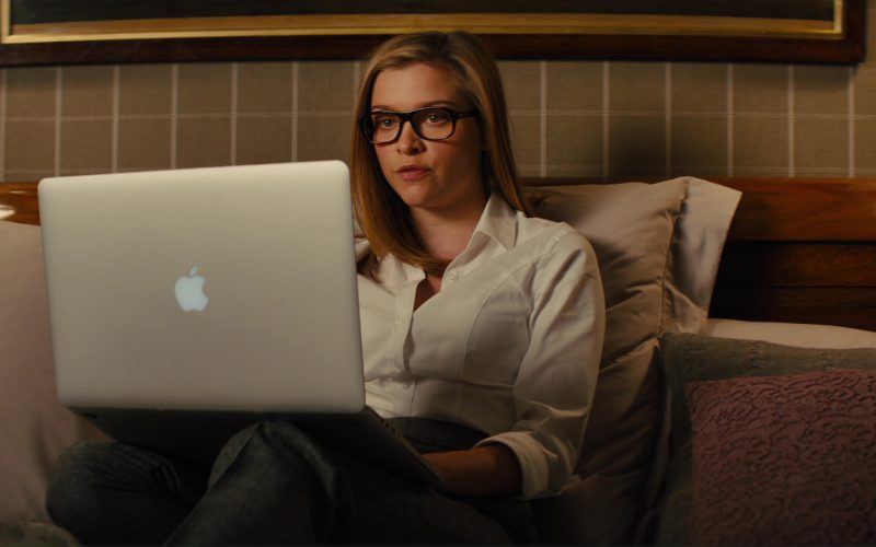 Apple MacBook Pro Notebook Used by Sophie Cookson (4)