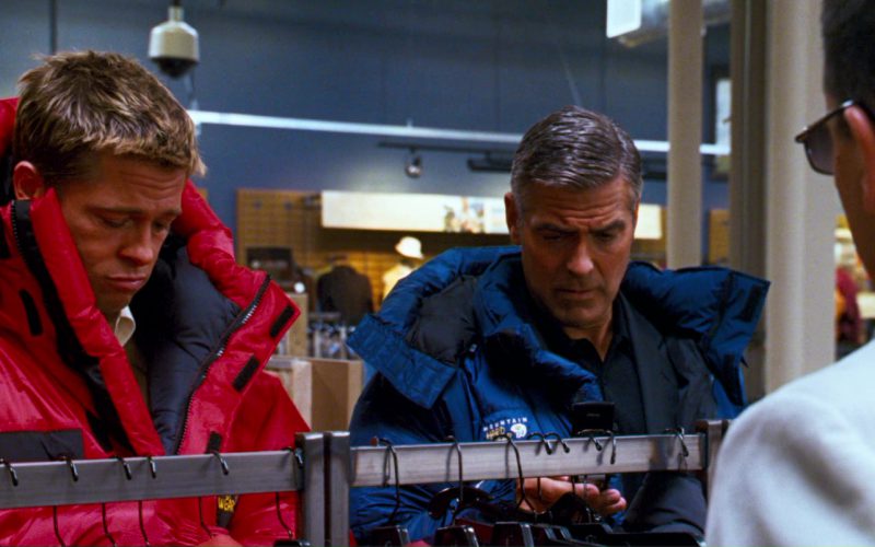 Mountain Hardwear Jacket And Verizon Phone Used by George Clooney in Ocean’s Thirteen (1)