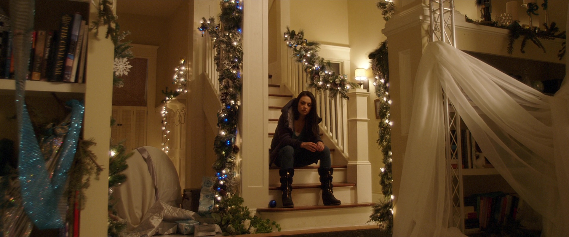 Sorel Women's Helen Wedge Holiday Knee-High Boots Worn by Mila Kunis in A Bad Moms ...1920 x 800