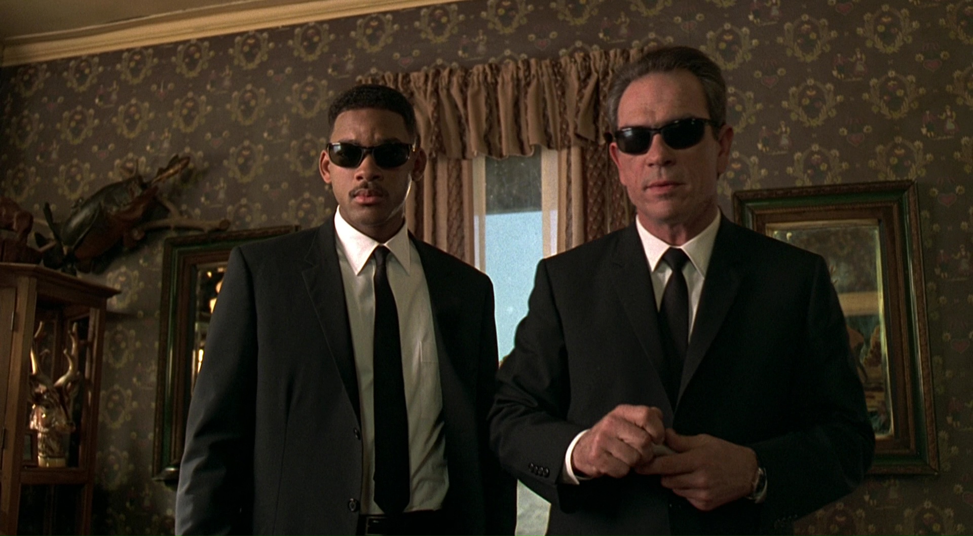 Ray Ban Sunglasses Worn By Will Smith And Ray Ban 30 Predator Sunglasses Worn By Tommy Lee Jones In Men In Black 1997