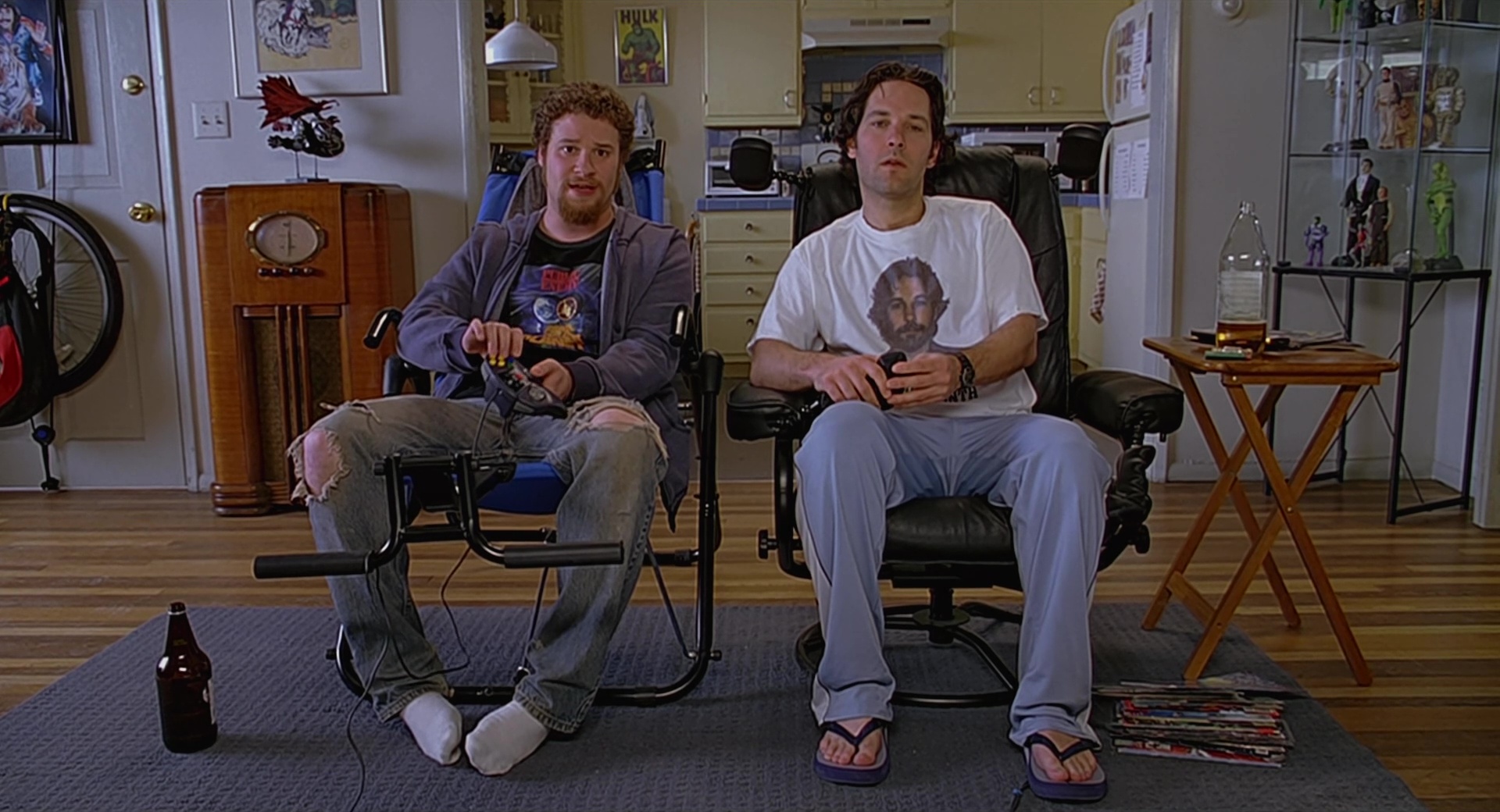 Xbox And Panasonic TV Used by Seth Rogen and Paul Rudd in The 40-Year-Old V...