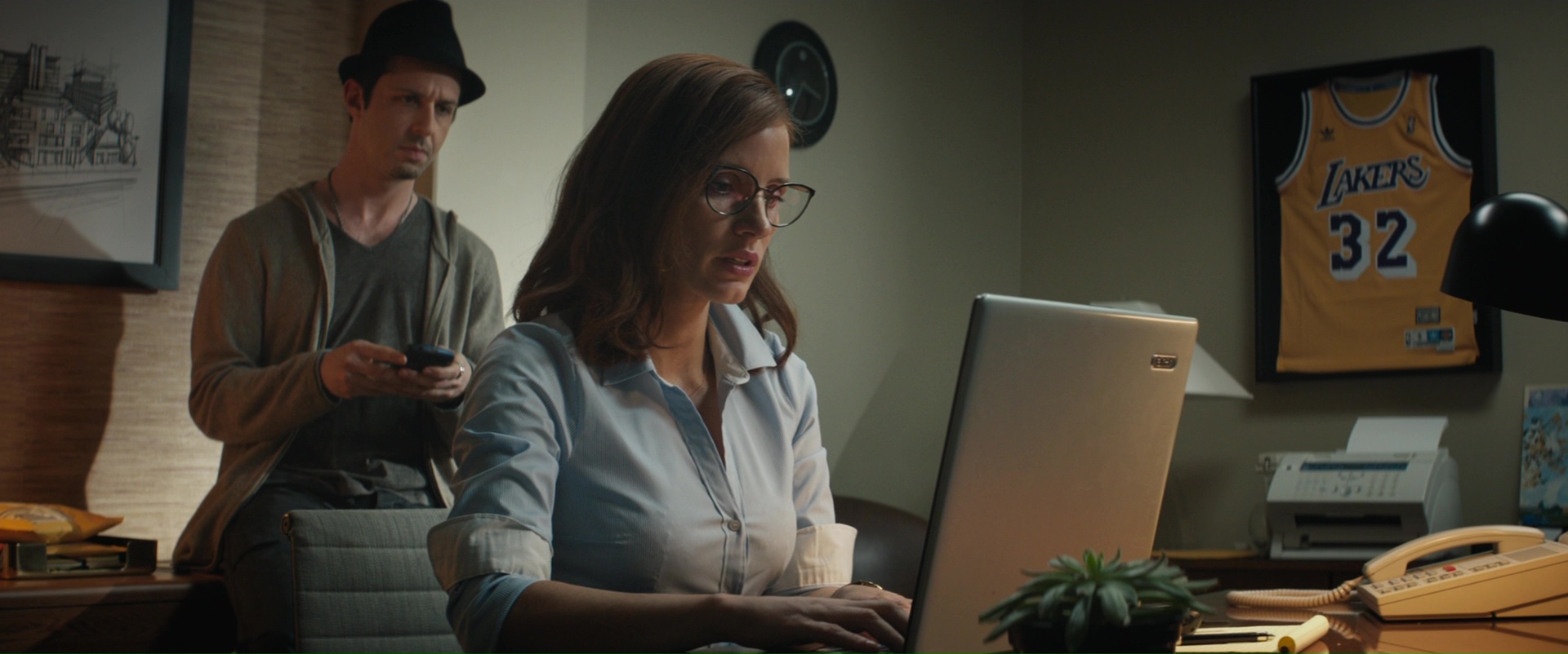 Adidas X Lakers T-Shirt And Acer Laptop Used By Jessica Chastain In Molly's  Game (2017)