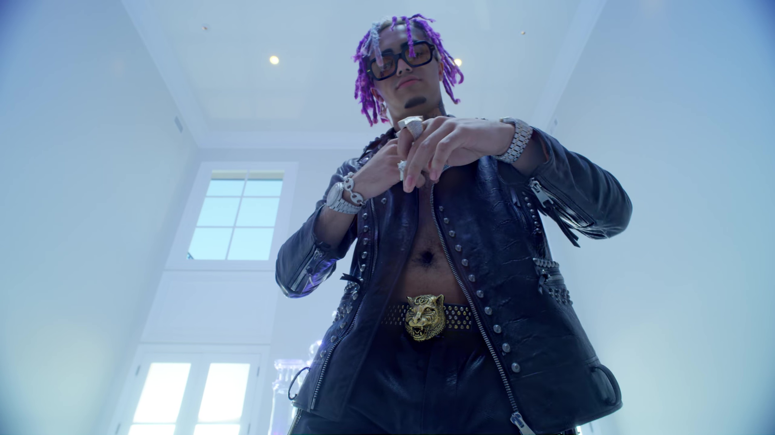 Gucci Tiger Buckle Belt Worn by Lil Pump in ESSKEETIT (2018)