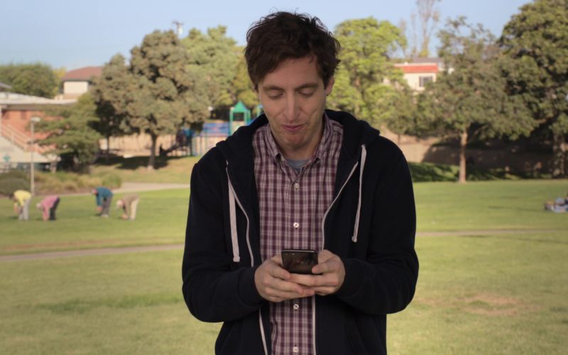 Apple iPhone Used by Thomas Middleditch in Silicon Valley (1)