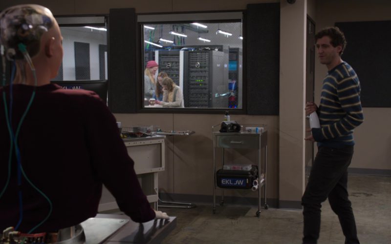 Dell Servers and S'well Bottle Used by Thomas Middleditch in Silicon Valley: Facial Recognition (2018)