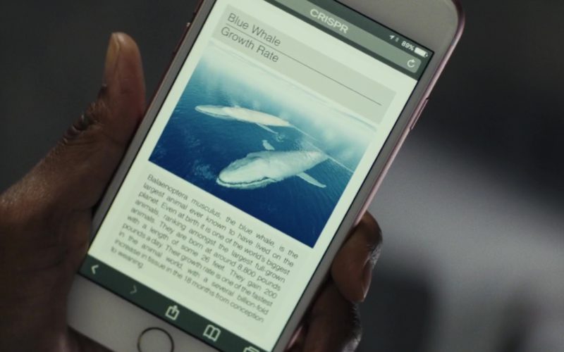 Apple iPhone Used by Naomie Harris in Rampage (5)