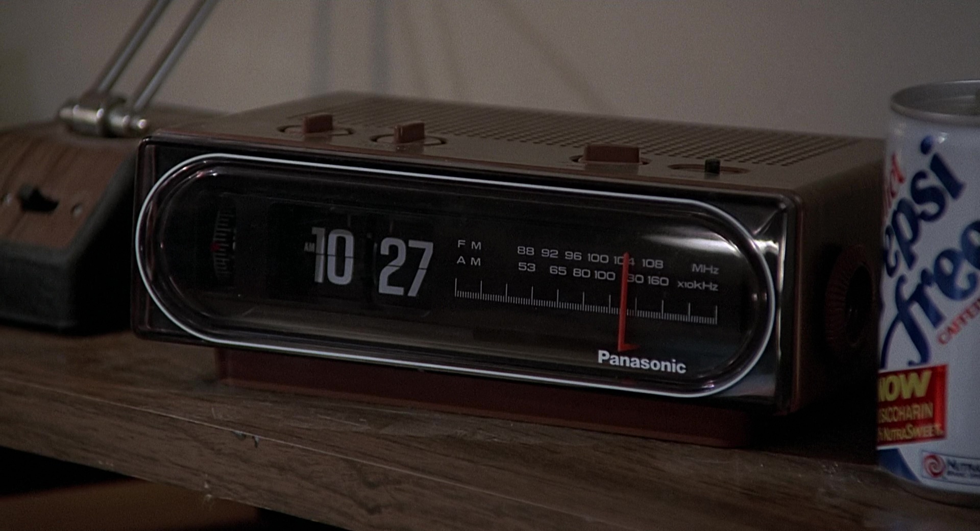 Panasonic Clock and Diet Pepsi Can in Back to the Future (1985) Movie1920 x 1040