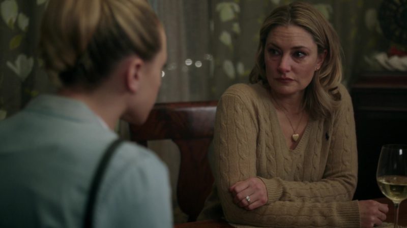 Ralph Lauren Sweater Worn By Mädchen Amick In Riverdale: La Grande ...