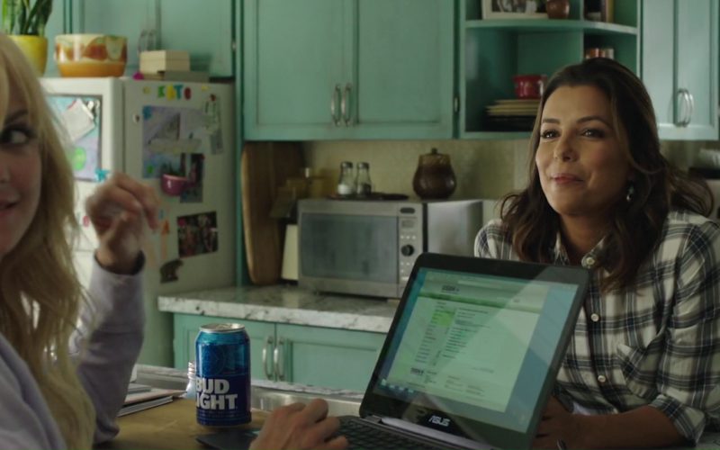 Asus Notebook Used by Anna Faris and Bud Light Beer in Overboard