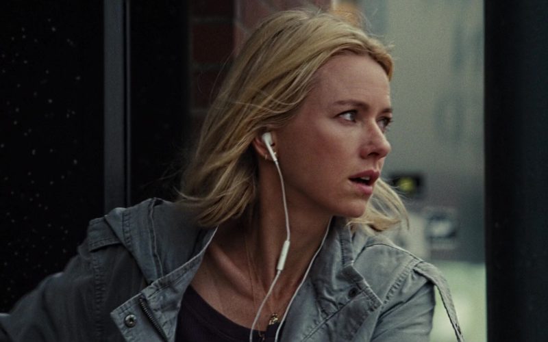 EarPods Worn by Naomi Watts in The Book of Henry (1)