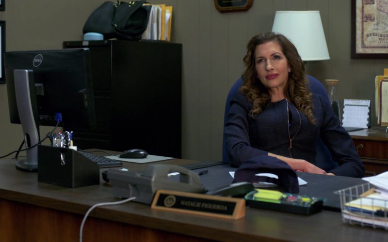 Monitors by Dell in Orange Is the New Black (1)